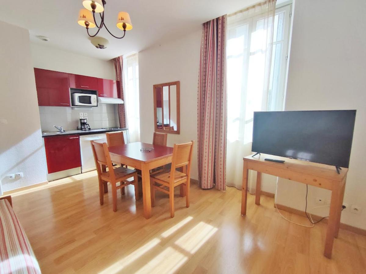 Apartment La Cardabelle, T2, Centre Luchon, Wifi, Casier A Ski, Ascenseur, 4 Personnes *